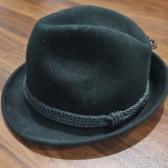 German Bavarian Alpine Green Wool Hat with Floral Accent - Picture 4 of 5